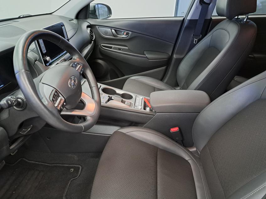 Hyundai KONA EV Comfort 64 kWh Navigatie Led Camera Cruise LM 204PK 2 jaar garantie mogelijk* (vraag naar de voorwaarden) afbeelding 8
