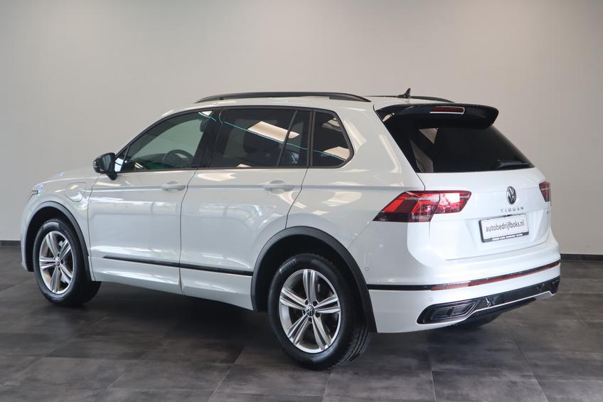 Volkswagen Tiguan 1.4 TSI eHybrid R-Line Business+ Panoramadak Elec.trekhaak Full-led 2 jaar garantie mogelijk* (vraag naar de voorwaarden) afbeelding 3