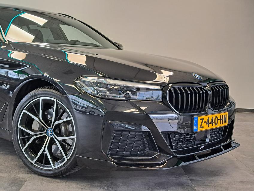 BMW 5 Serie Touring 530e xDrive Executive Panoramadak Navigatie Full-led 2 jaar garantie mogelijk* (vraag naar de voorwaarden) afbeelding 3