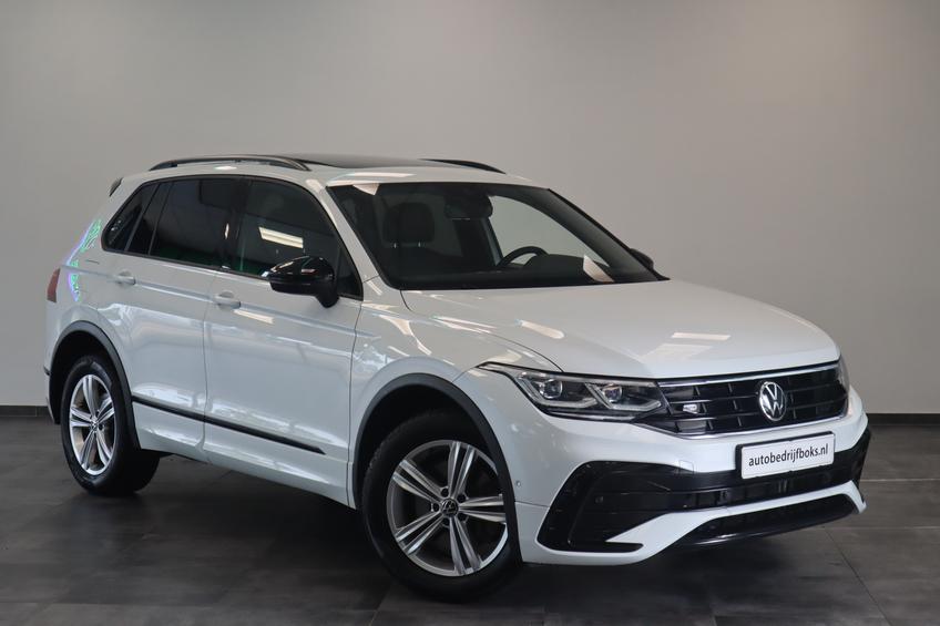 Volkswagen Tiguan 1.4 TSI eHybrid R-Line Business+ Panoramadak Elec.trekhaak Full-led 2 jaar garantie mogelijk* (vraag naar de voorwaarden) afbeelding 1